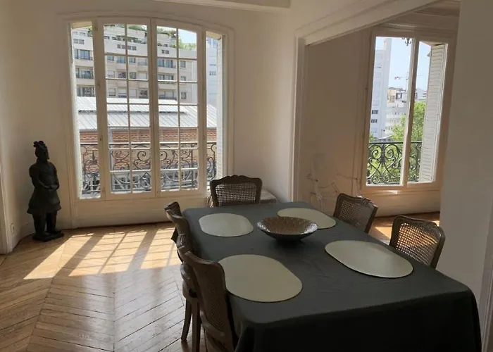 Appartement Typiquement Parisien Paris