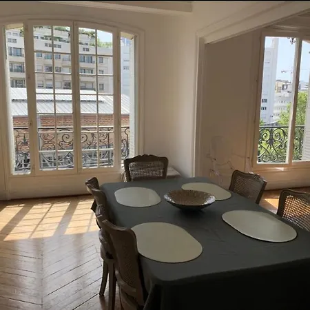Appartement Typiquement Parisien Paris